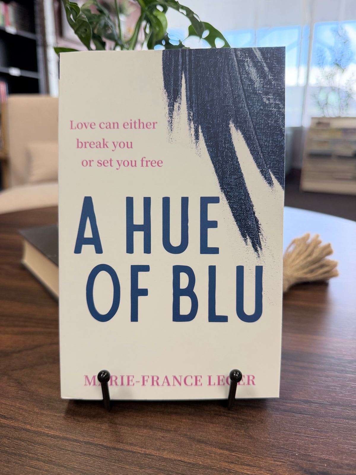 Hue Of Blu by Marie France Leger