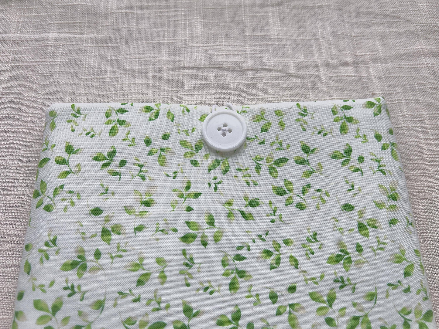 Green Ivy Padded Book/Tablet Sleeve