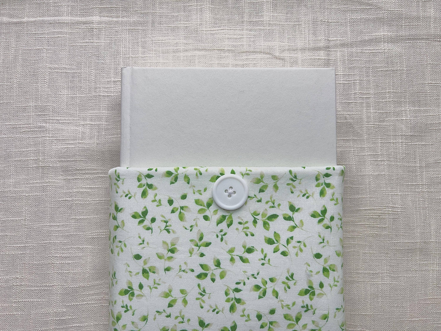 Green Ivy Padded Book/Tablet Sleeve