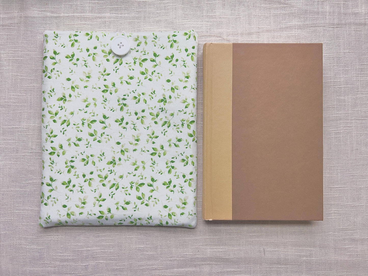 Green Ivy Padded Book/Tablet Sleeve