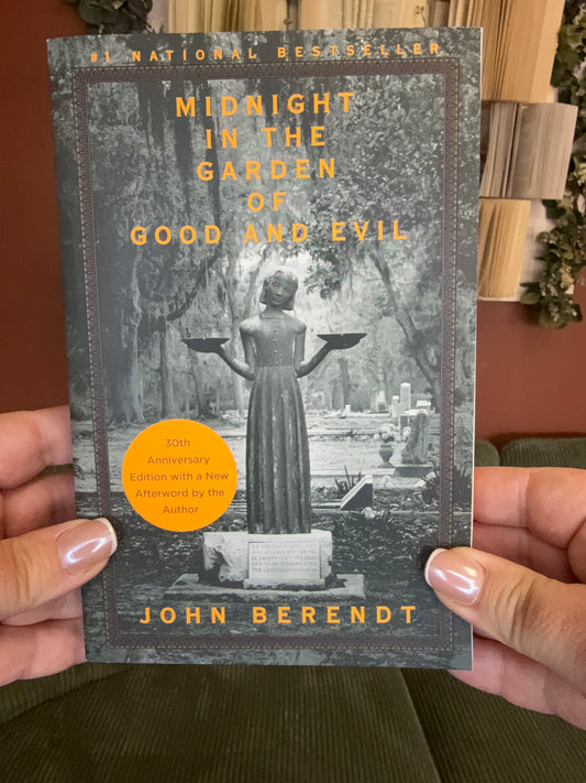 Midnight In The Garden of Good and Evil by John Berendt