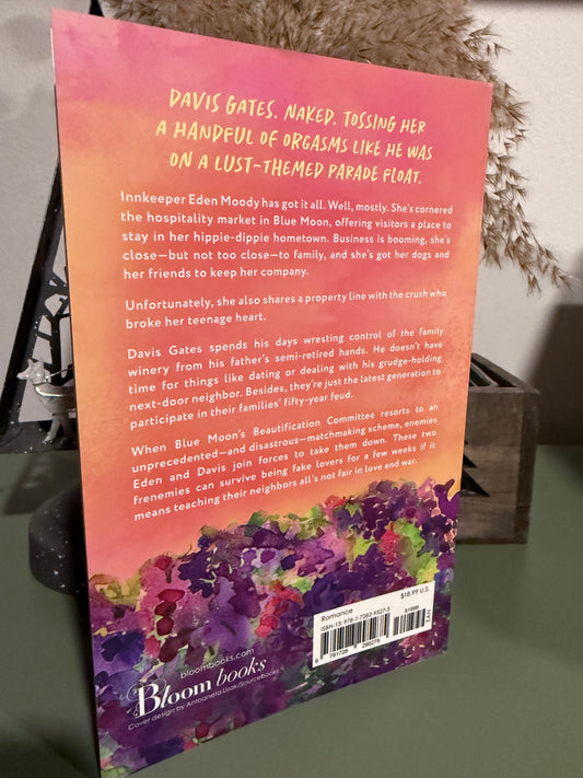 The Fine Art of Faking It by Lucy Score