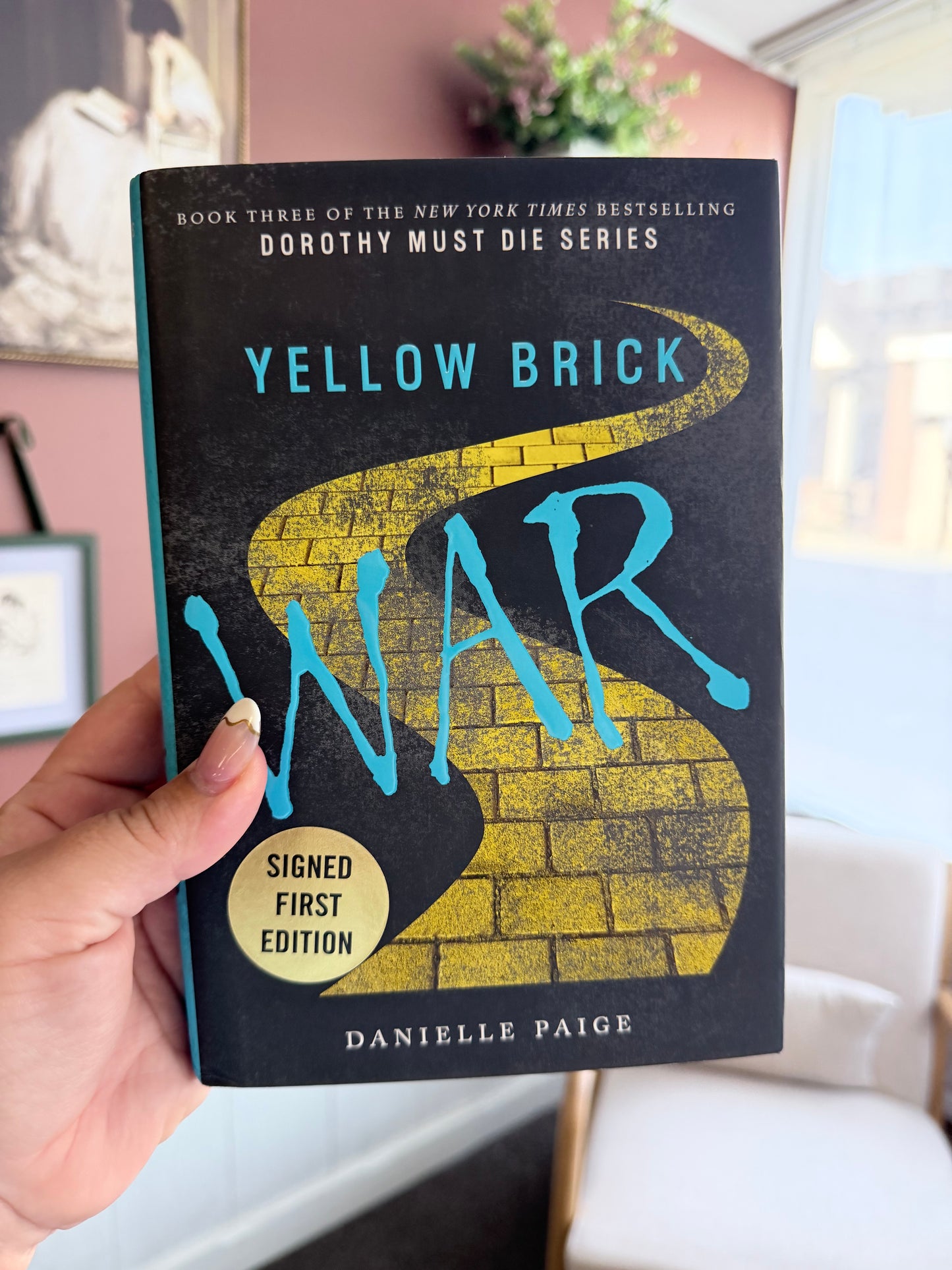 Yellow Brick War by Danielle Paige