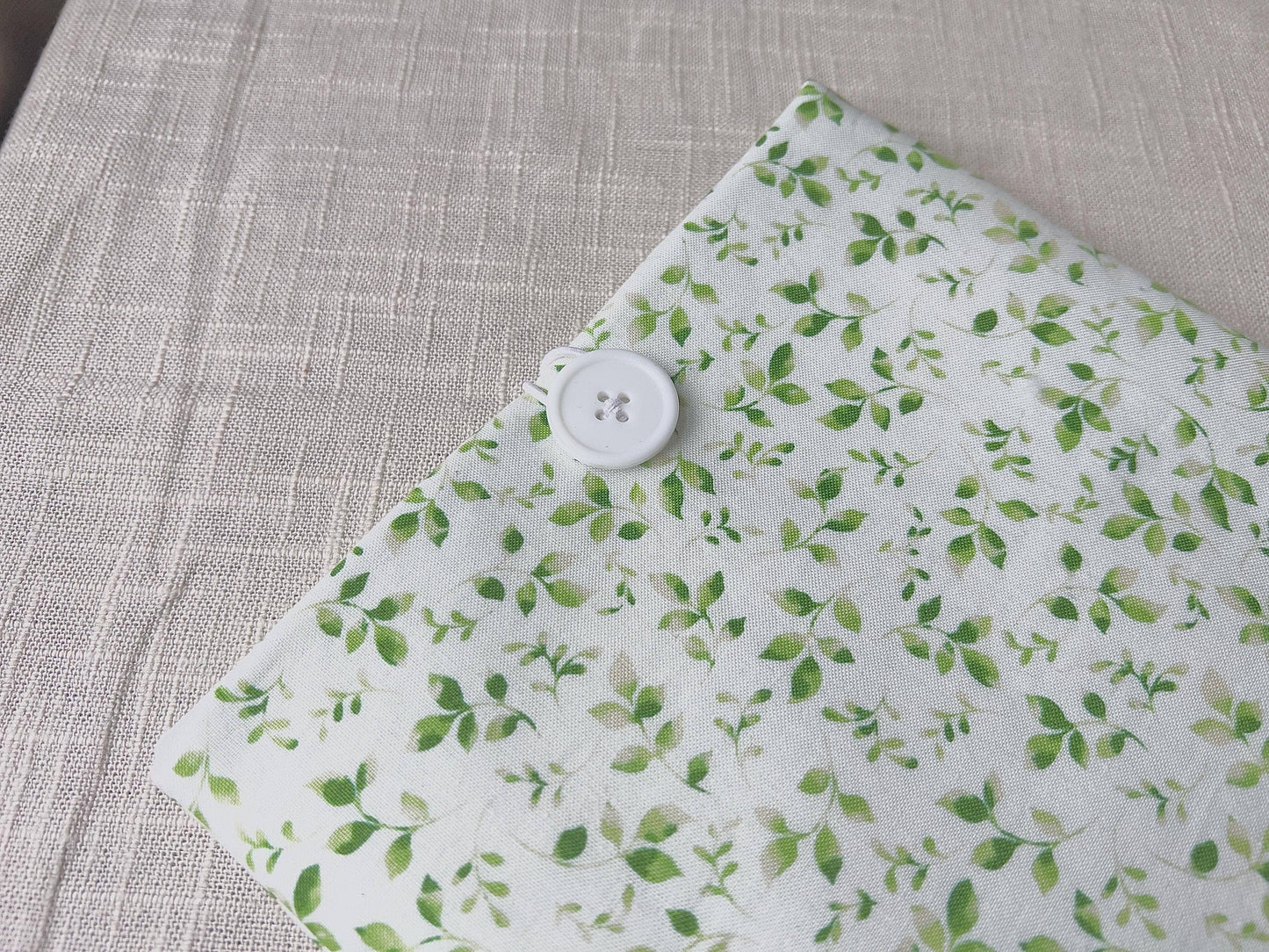 Green Ivy Padded Book/Tablet Sleeve