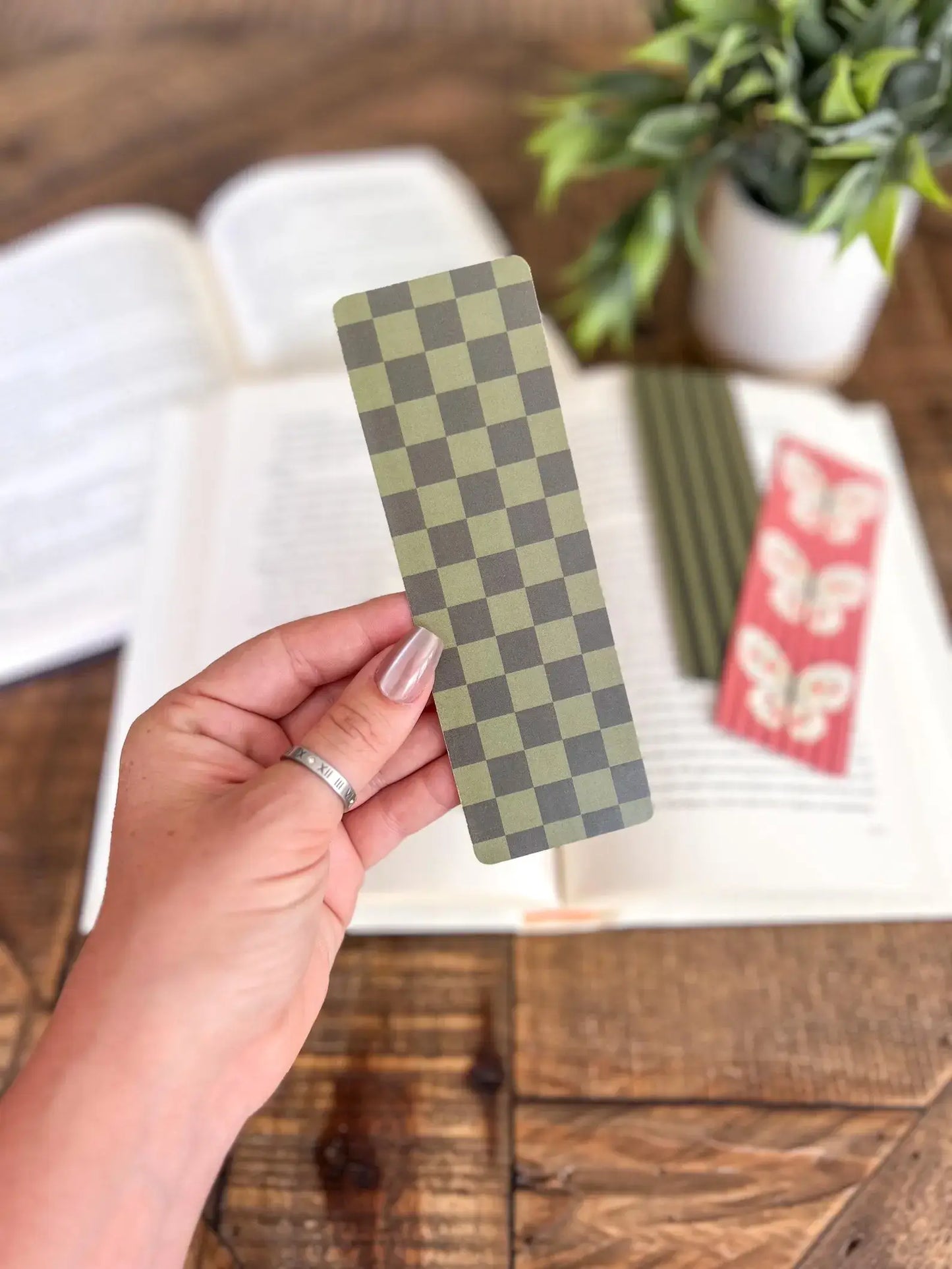 Olive Checkard Bookmarks